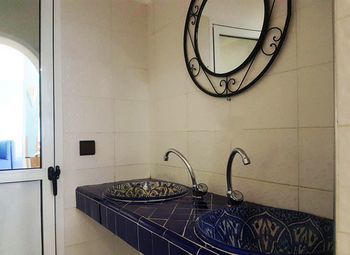 Hotel Ryad Tetouan Bagian luar foto